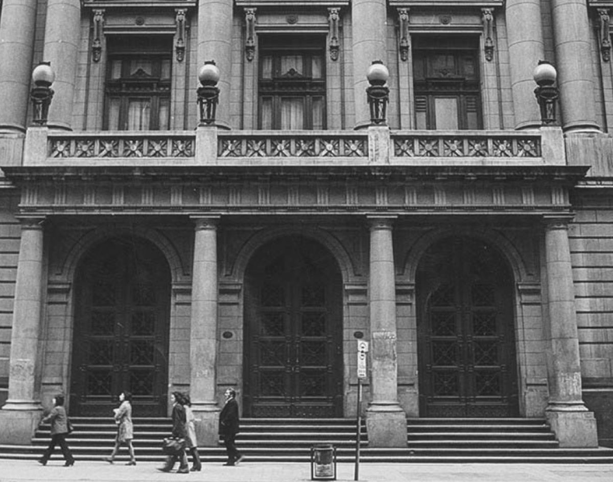 Atención al cliente: 3 mejores y 2 peores bancos chilenos