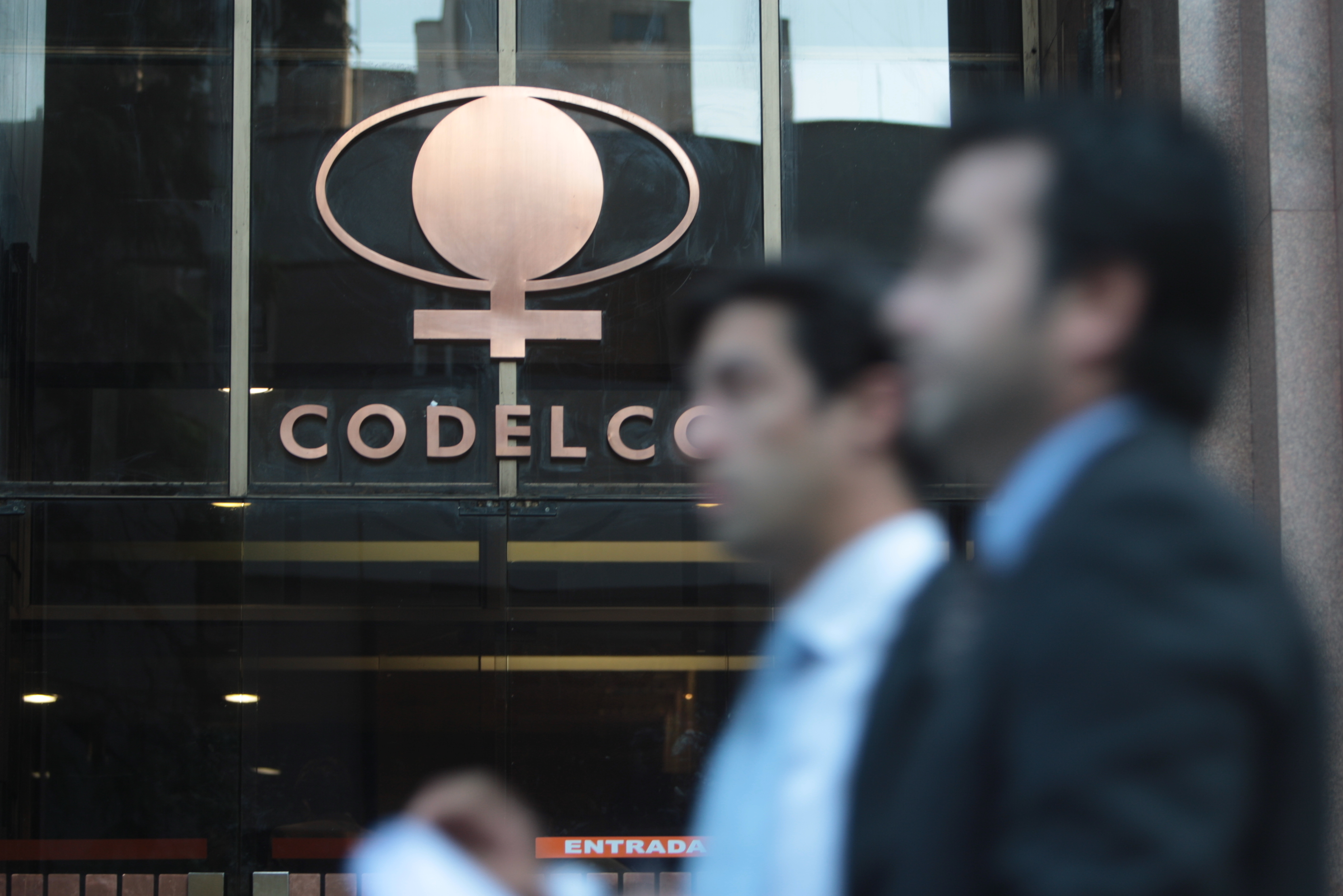 Los 20 sueldos más altos del sector público de Chile